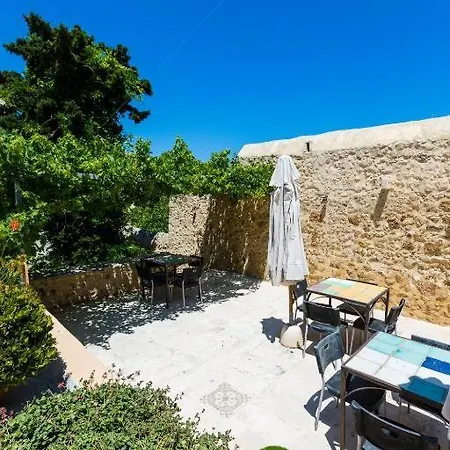 Anassa Townhouse, In Rethymno's Old Center Holiday home