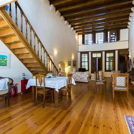 Anassa Townhouse, In Rethymno's Old Center Holiday home
